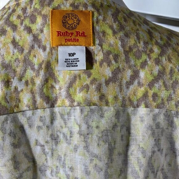 Ruby Rd Petite Tan Animal Print Quarter Sleeve Embellished Linen Blend Top 10P - Picture 4 of 7